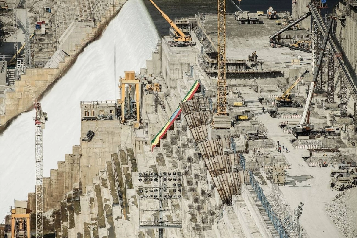 


عملية بناء سد النهضة       (مكة) 