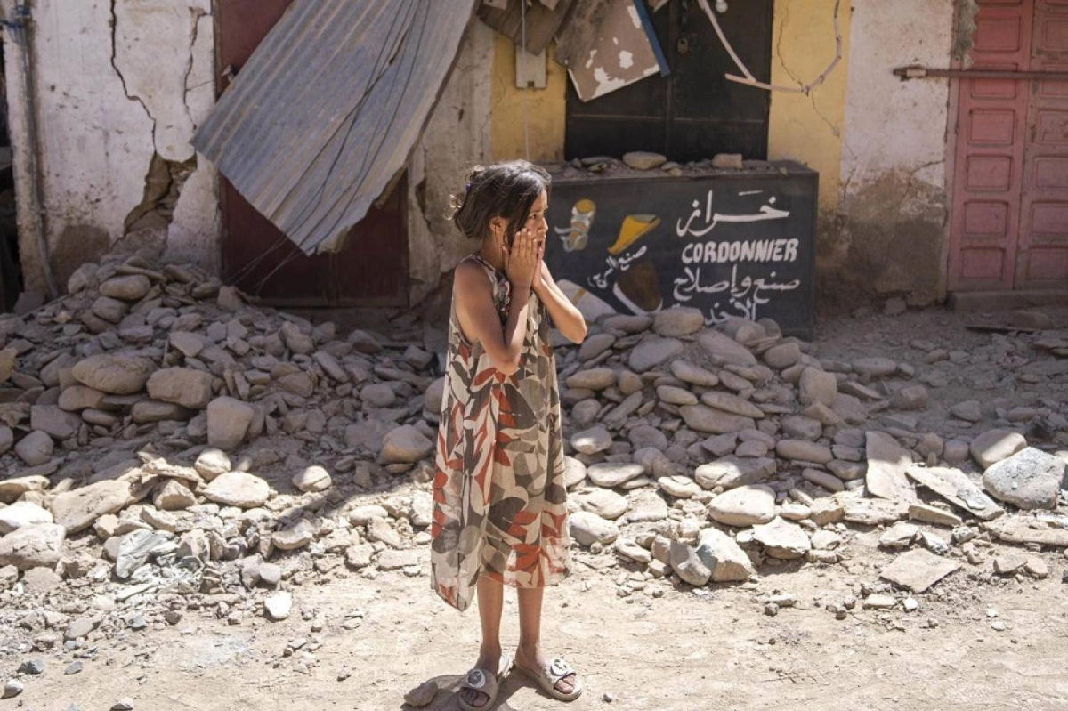 


صدمة كبيرة على وجه طفلة مغربية فقدت أسرتها 