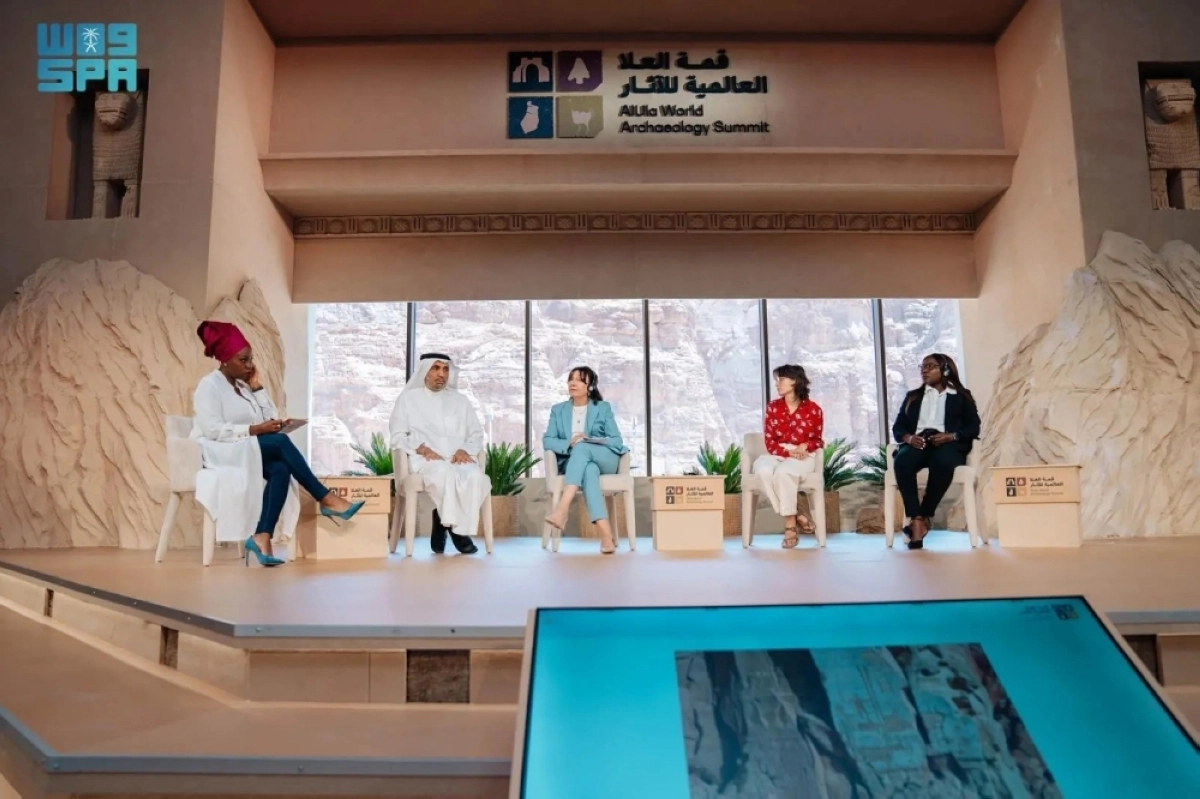 من قمة العلا العالمية للآثار (مكة)