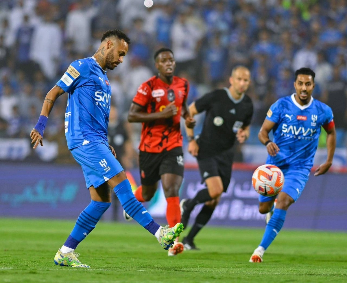 


جانب من مشاركة نيمار مع الهلال أمام الرياض  