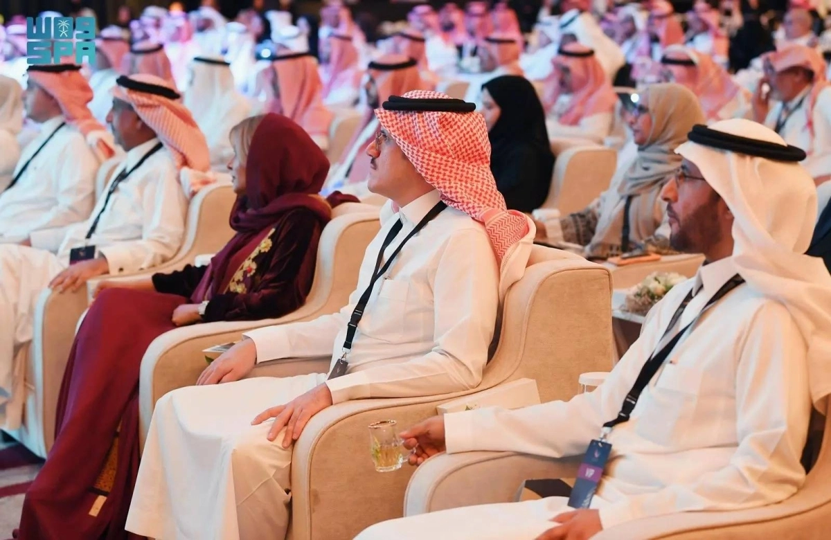 عدد من الحضور (مكة)