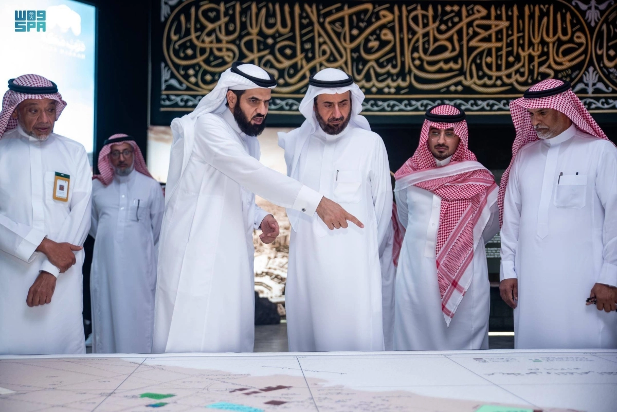  الربيعة يتابع عرض احد مشاريع اثراء تجربة الحاج و المعتمر (مكة)