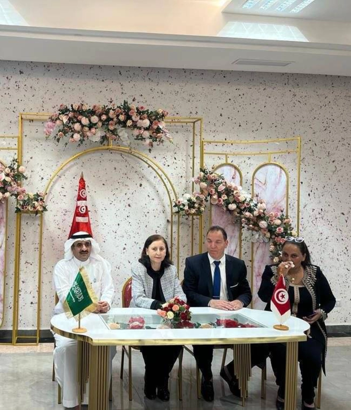 


حفل تسليم الوحدات السكنية 