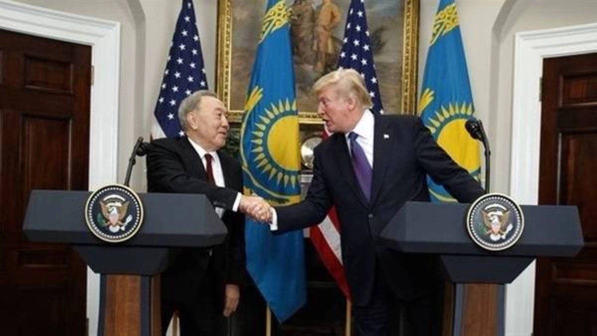 لقاء سابق بين ترمب والرئيس الكازاخستاني                (مكة)