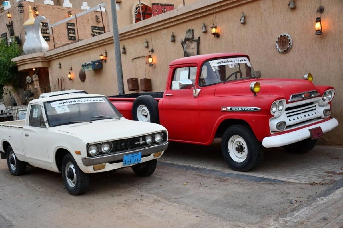 


من السيارات الكلاسيكية                                      (مكة)     