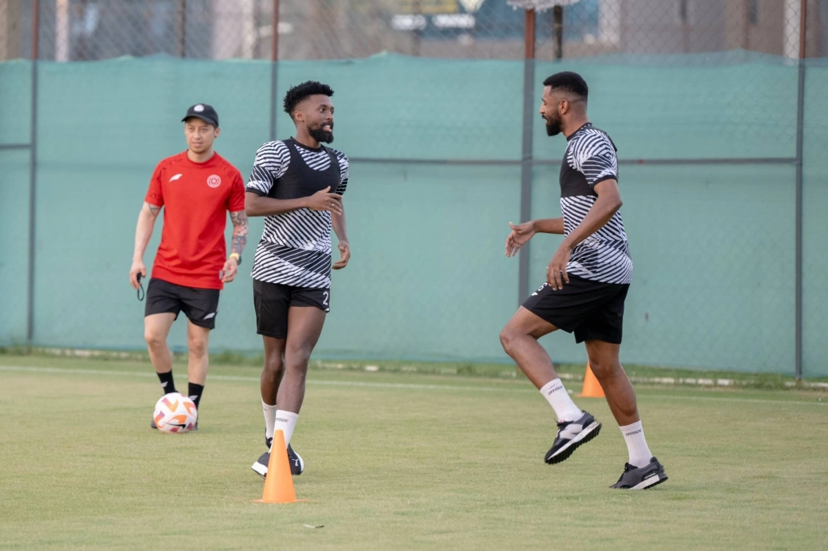 


الشباب يتأهب للباطن 