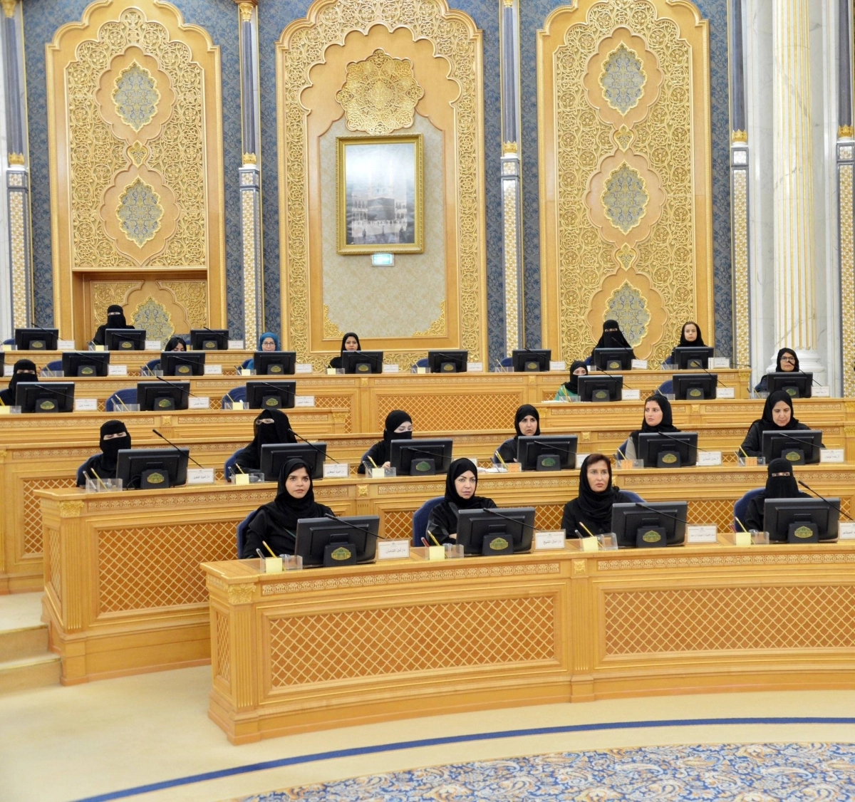 


من جلسة الشورى أمس                                   (مكة)      