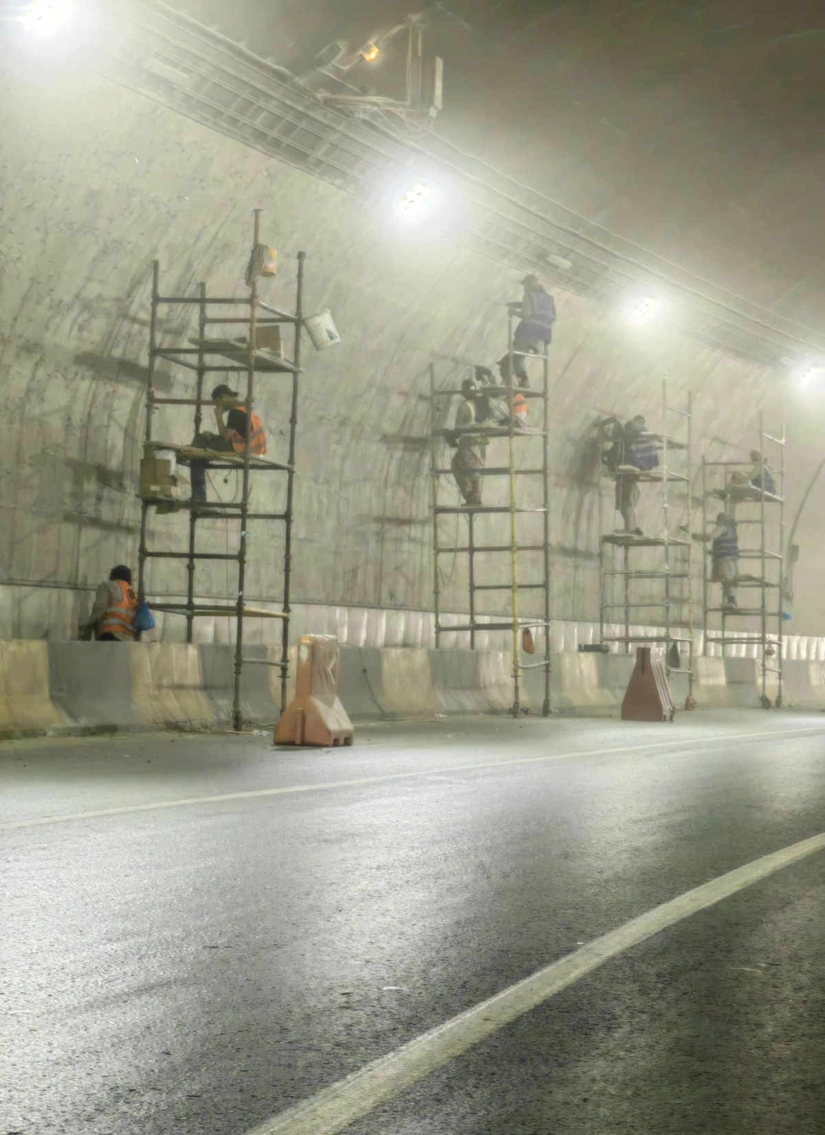 (أنس الحارثي)