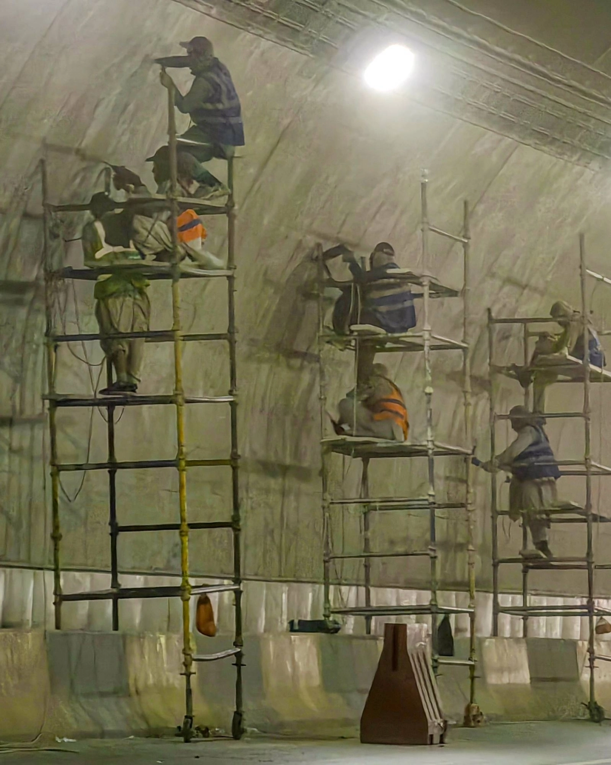 (أنس الحارثي)