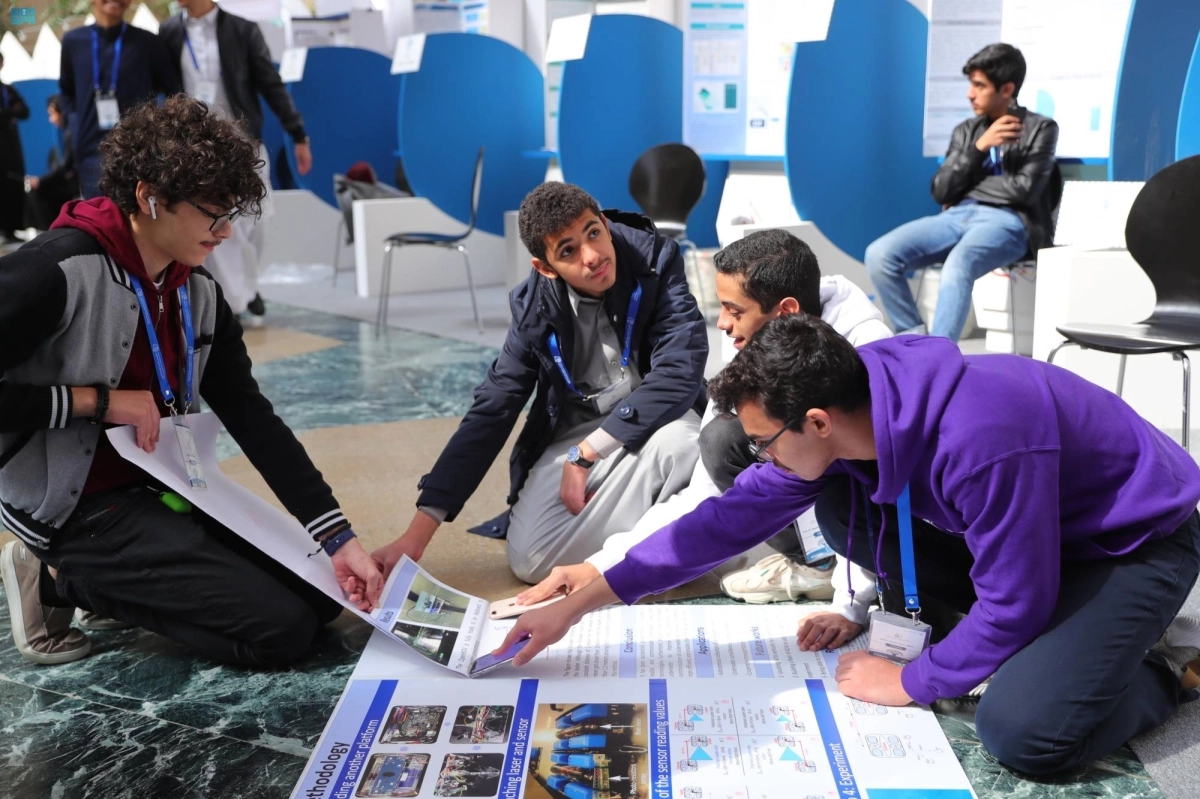 


طلاب مشاركون في الأولمبياد                          (مكة) 