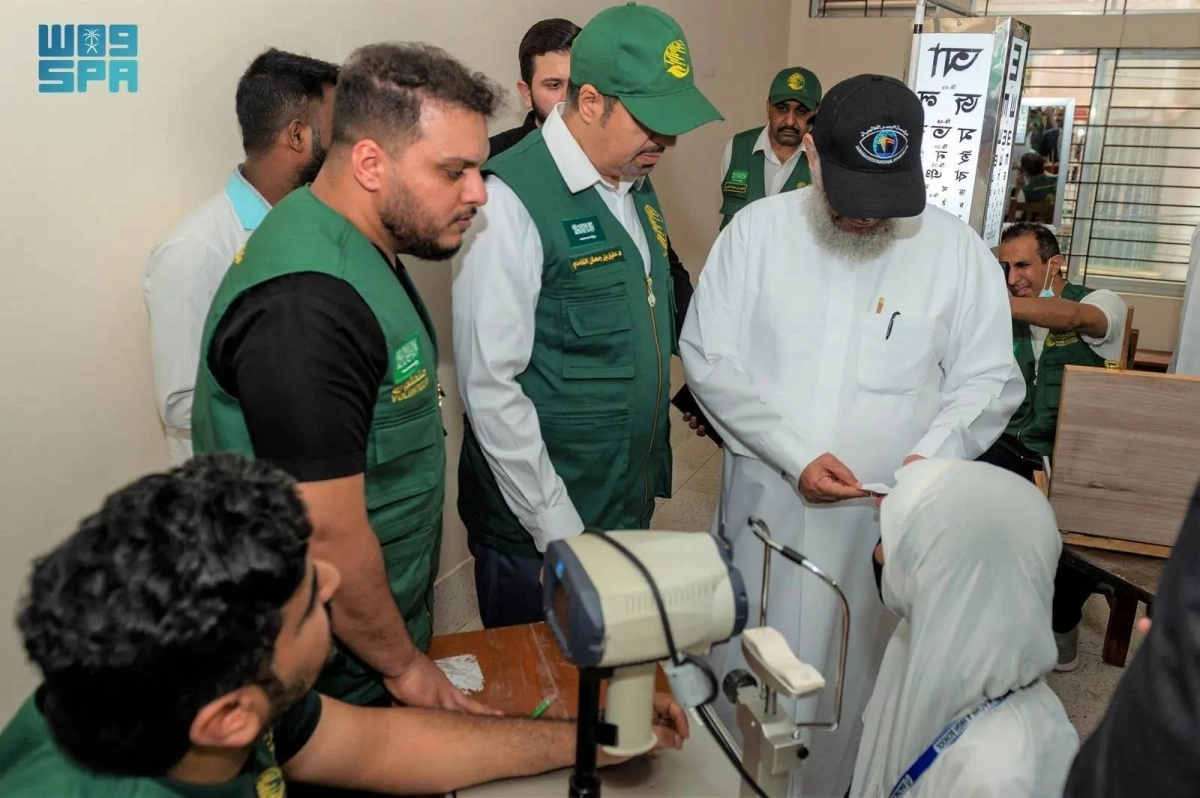 


برنامج إبصار يكشف على عيون البنغاليين 