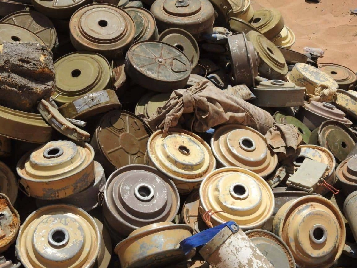 


ألغام استخرجها برنامج مسام                                 (مكة) 