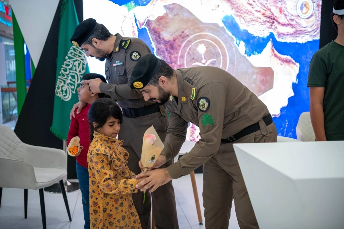  توعية الصغار داخل المعرض (مكة)