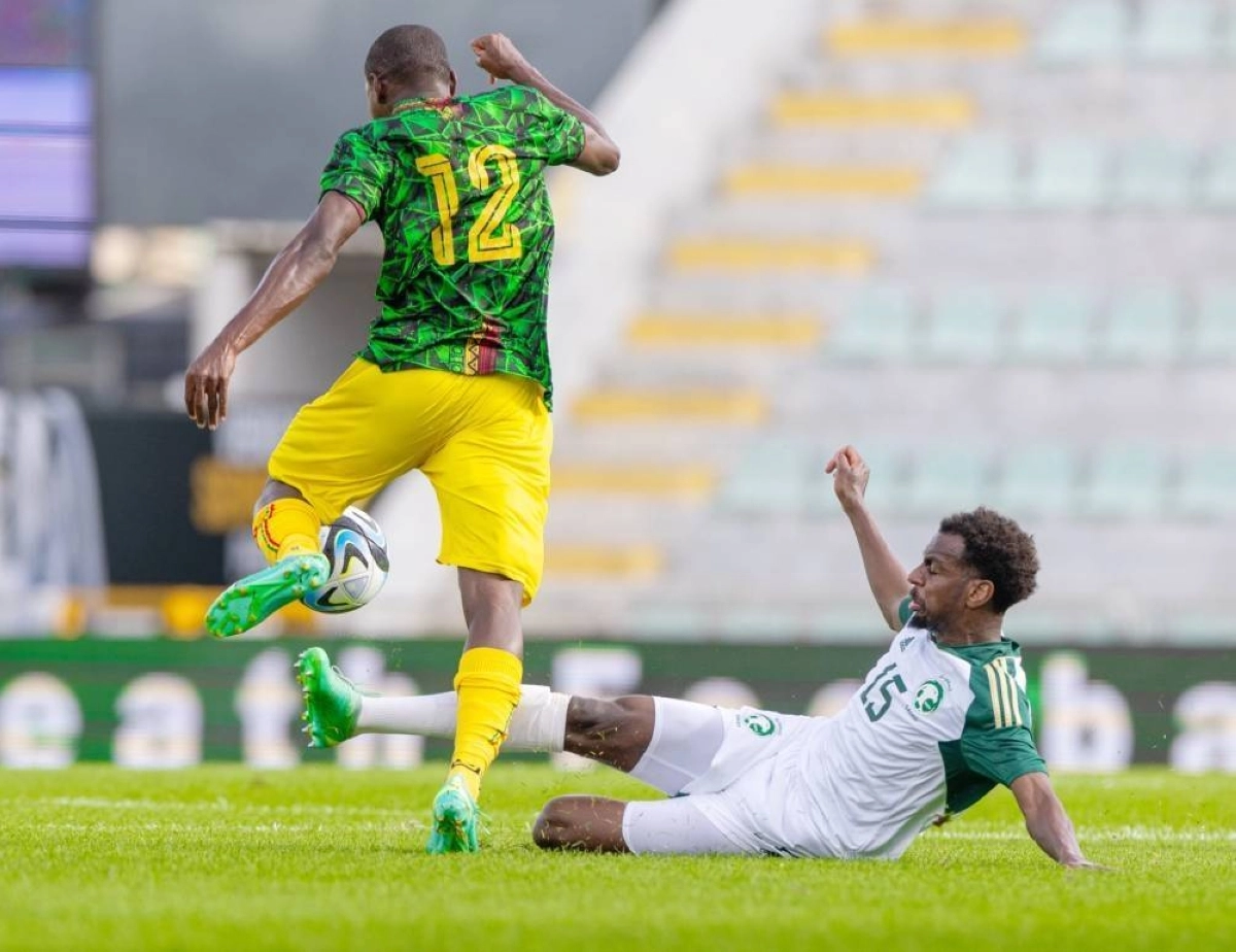 


جانب من مباراة السعودية ومالي 