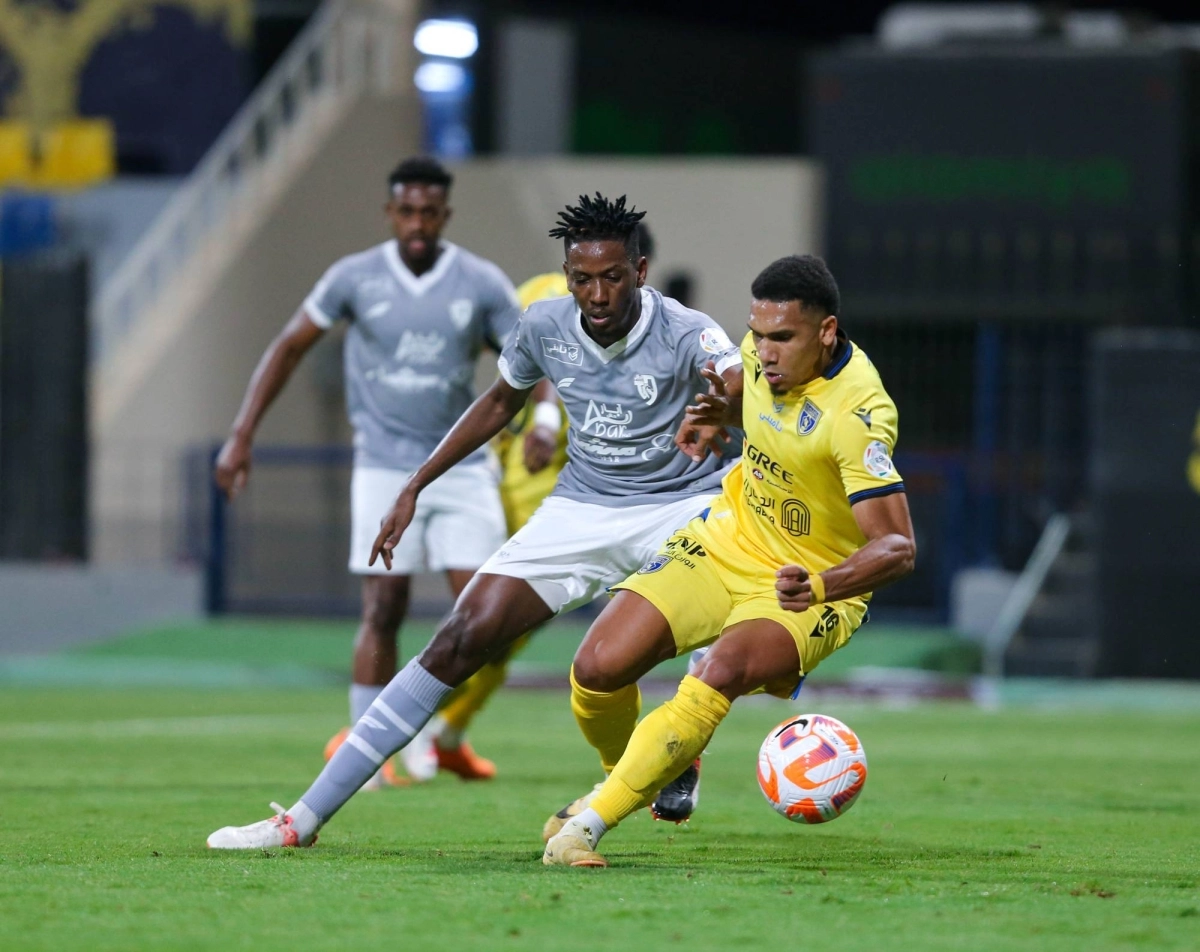 التعاون كسب لقاء الطائي الأخير بثلاثية نظيفة