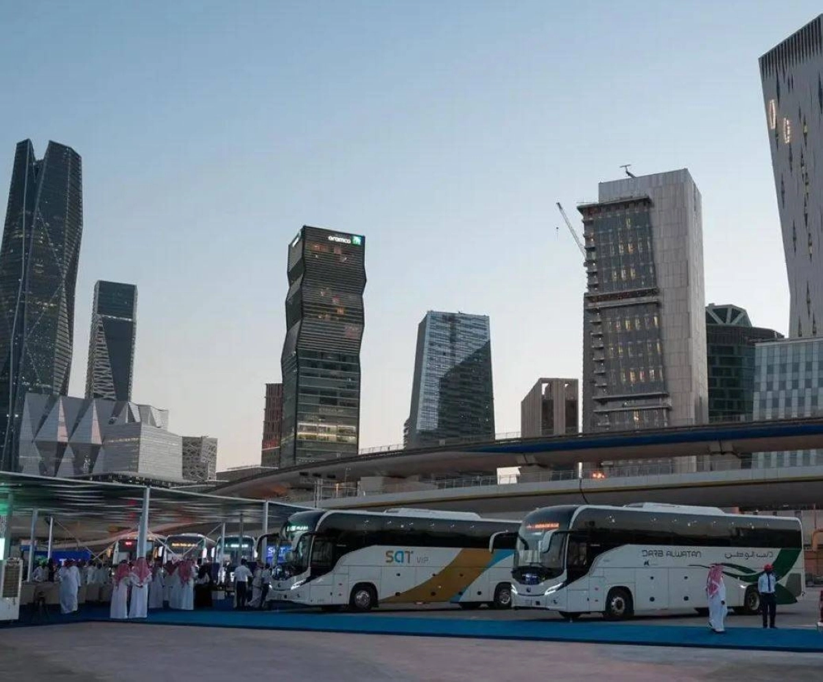 من حفل تدشين النقل بالحافلات بين المدن