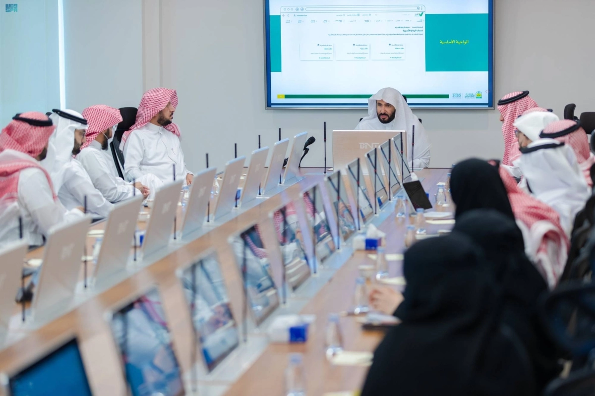 


وليد الصمعاني خلال تدشين الخدمات                            (مكة)       