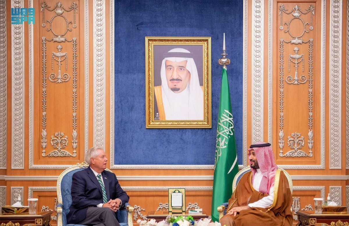 


الأمير محمد بن سلمان خلال استقباله غراهام    (واس) 