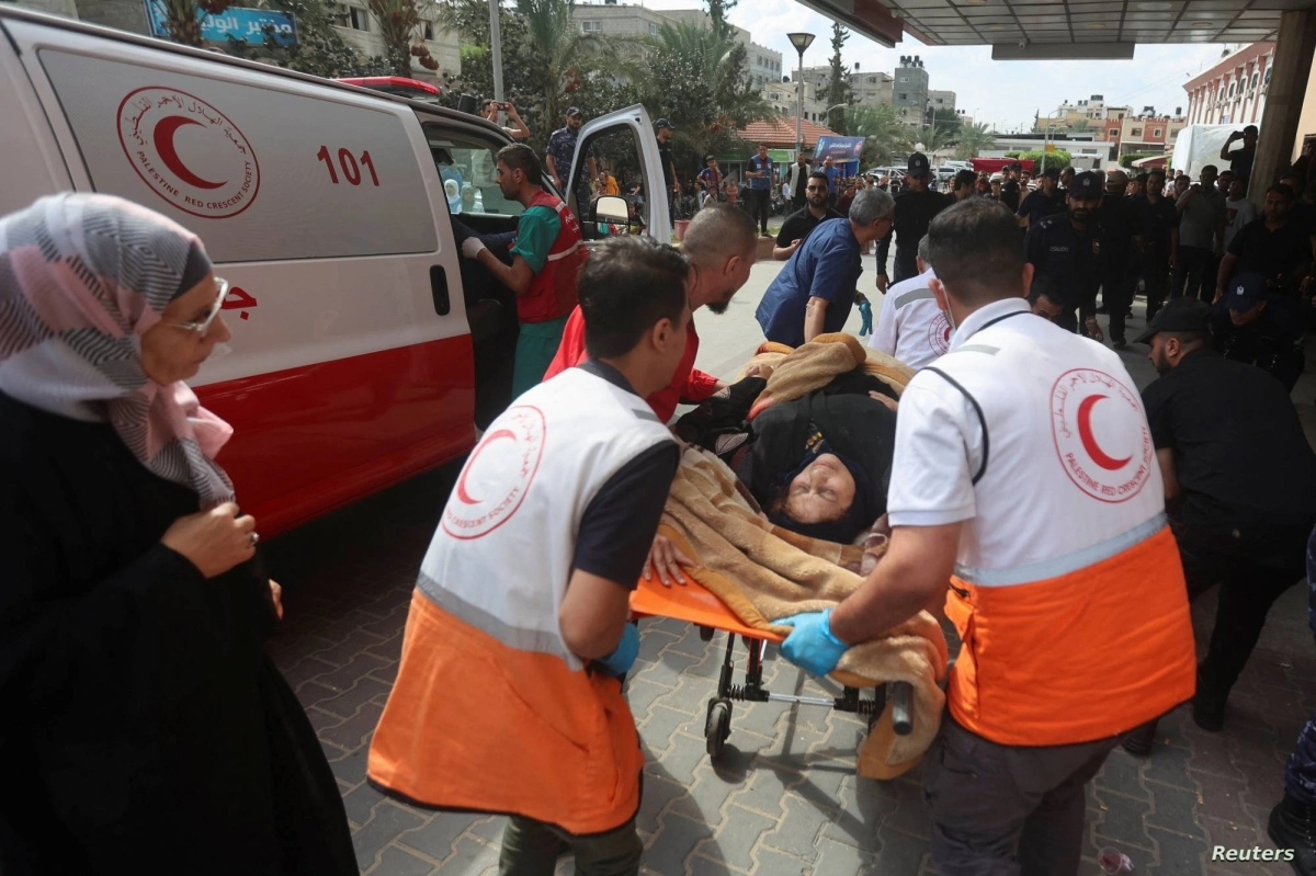 الإسعاف عجز عن نقل الشهداء والمصابين                 (مكة)