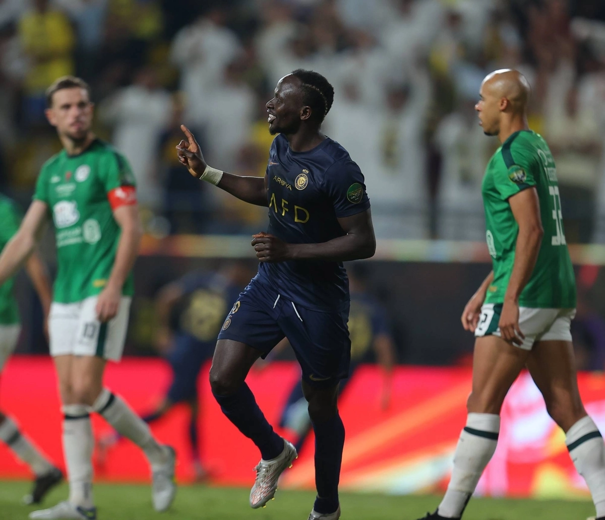 


ساديو ماني يحتفل 