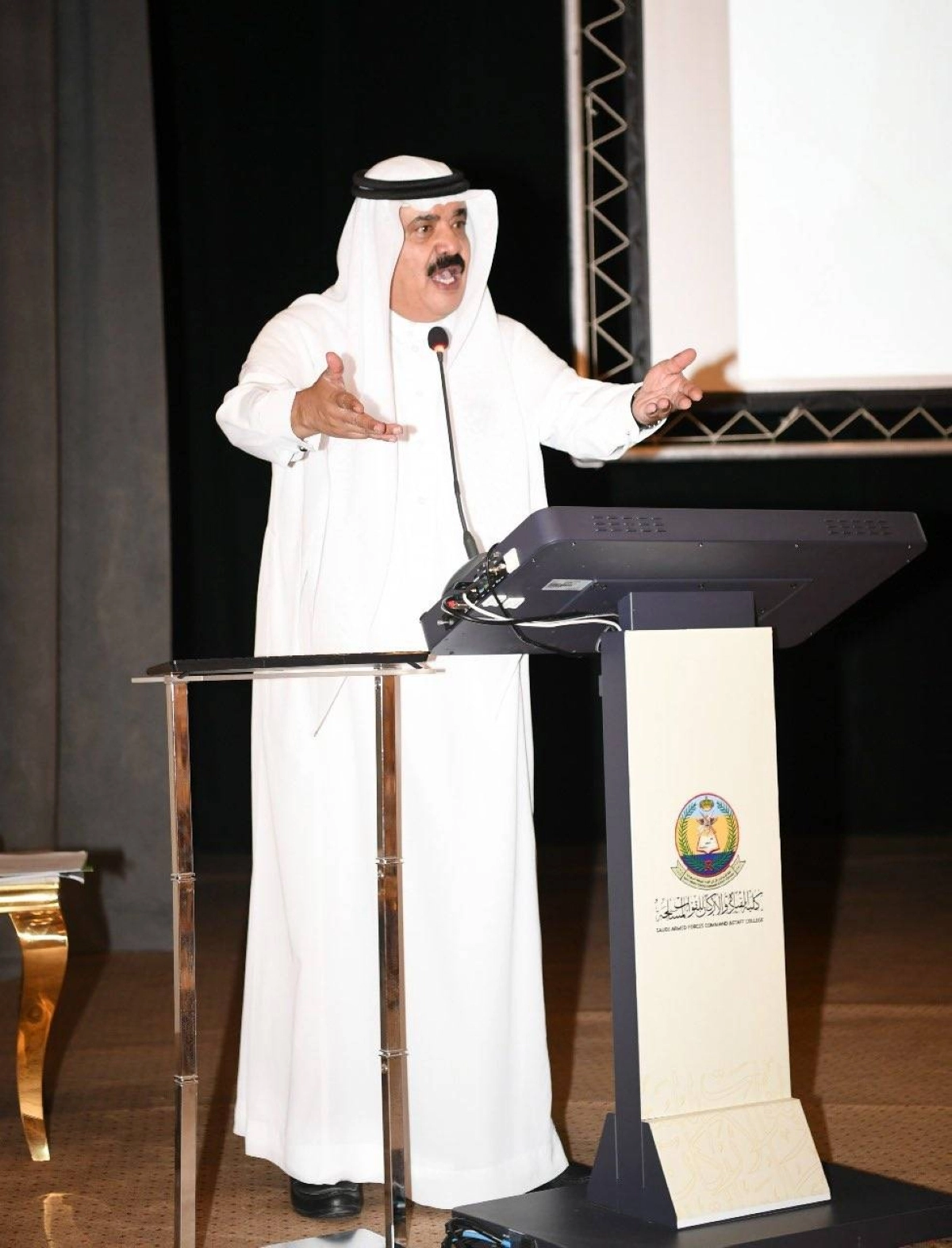 الفوزان يلقي كلمته