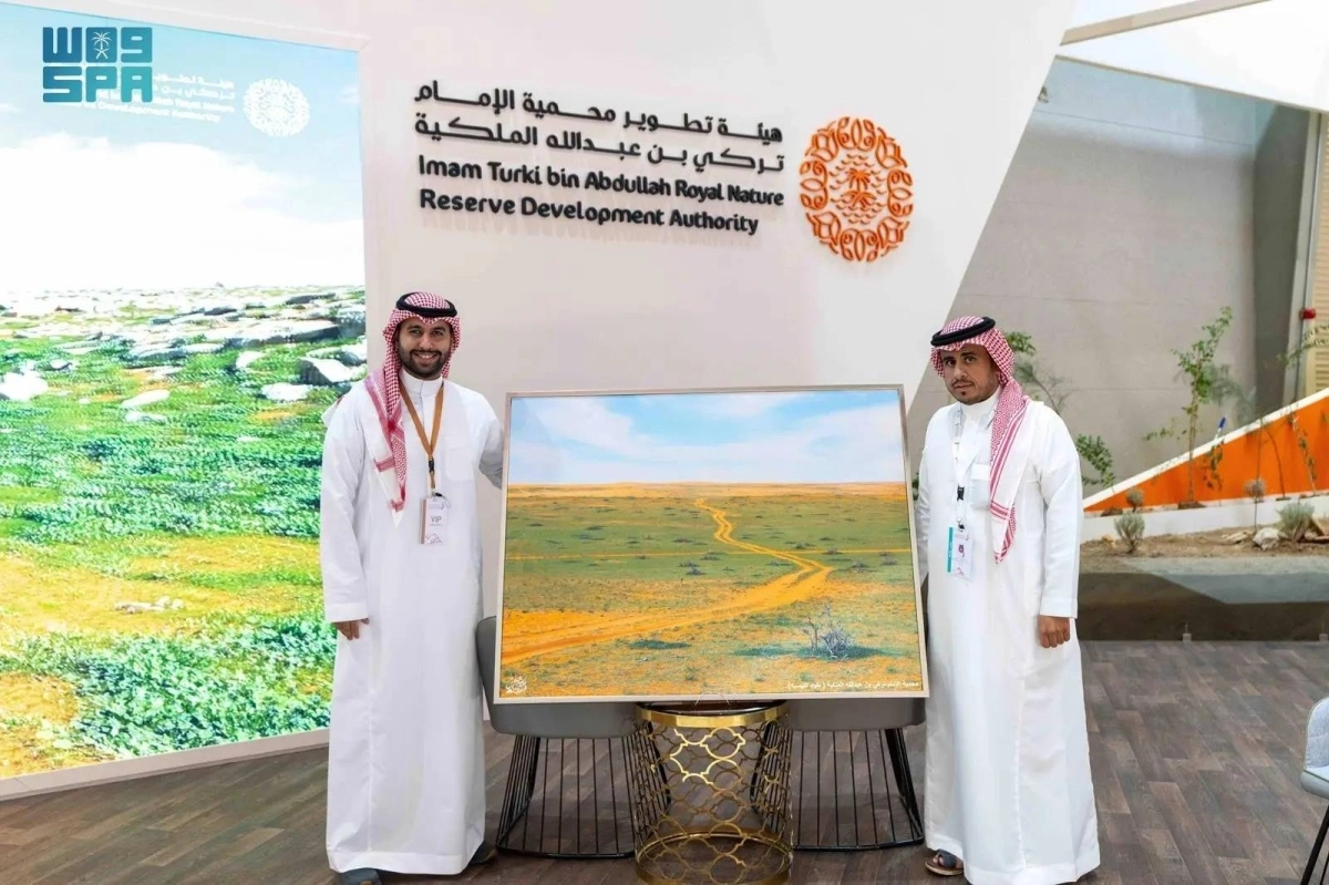 جانب من المشاركة في معرض الصقور