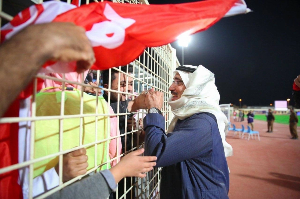 


فهد المطوع مع جمهور الرائد 