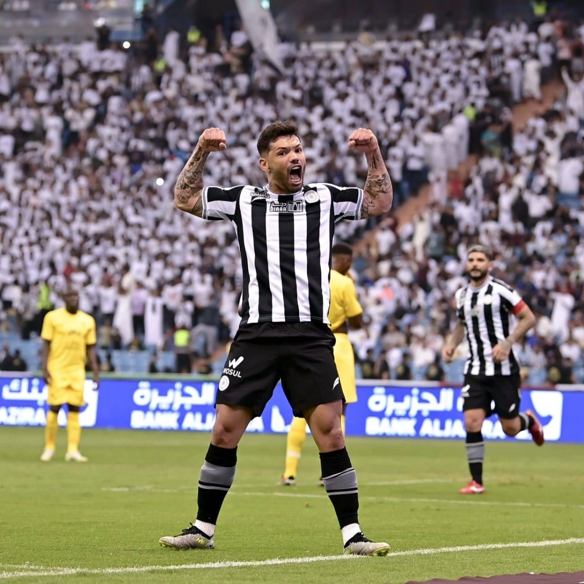 كارلوس الشباب