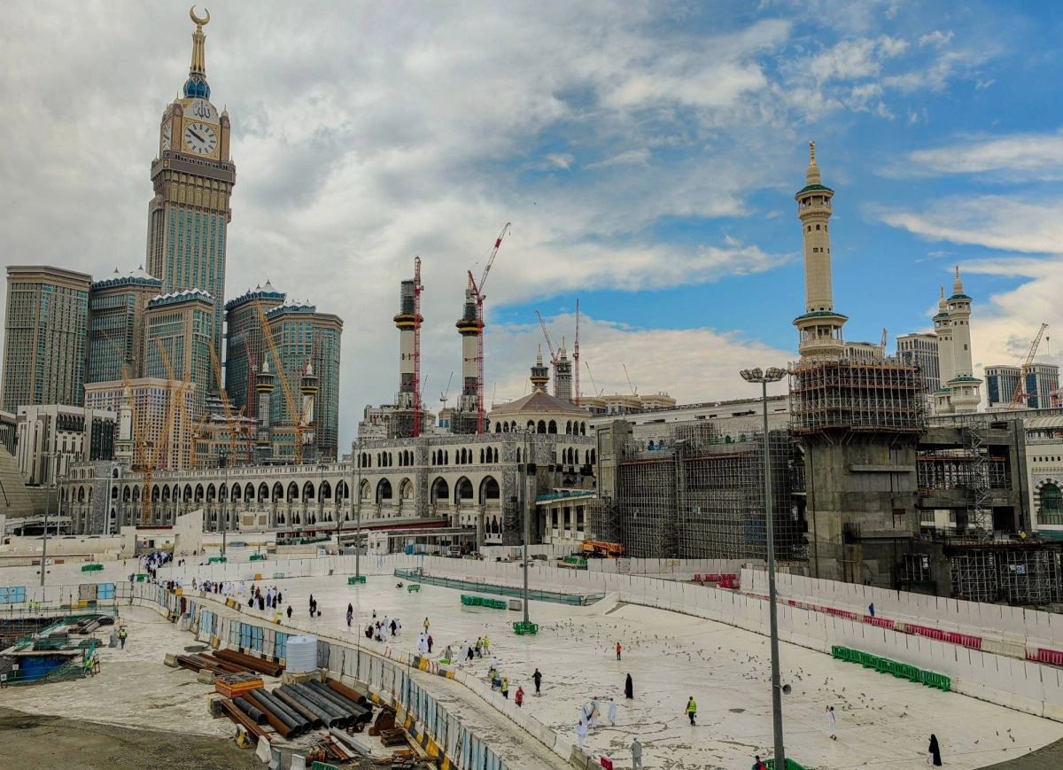 (أنس الحارثي)