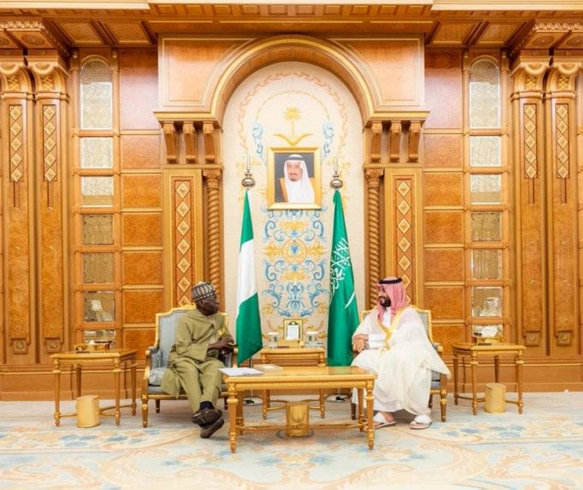 


.. وفي حديث مع رئيس نيجيريا 