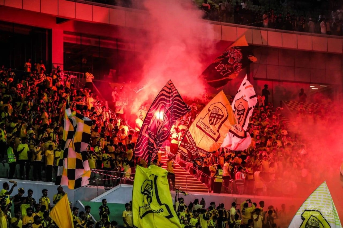 


جمهور الاتحاد يشعل المدرجات 