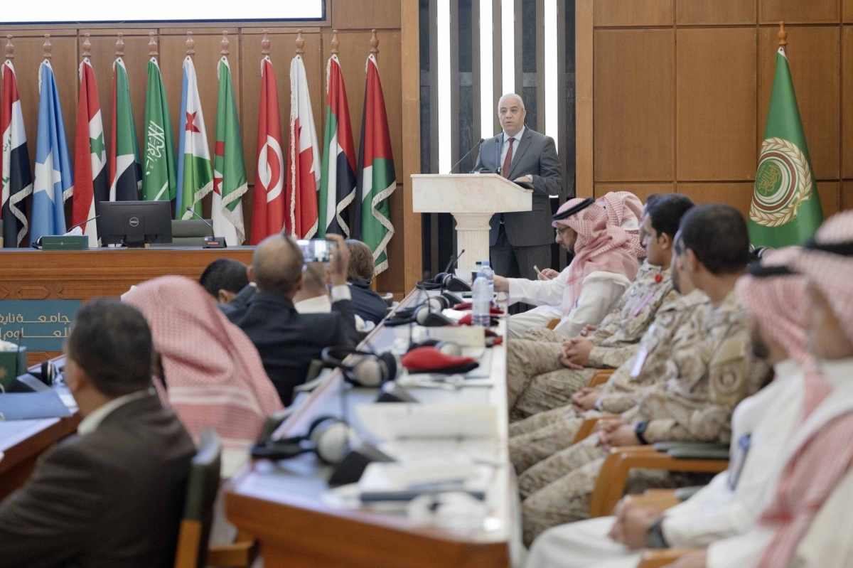 


من الحلقة العلمية بالجامعة                                       (مكة) 