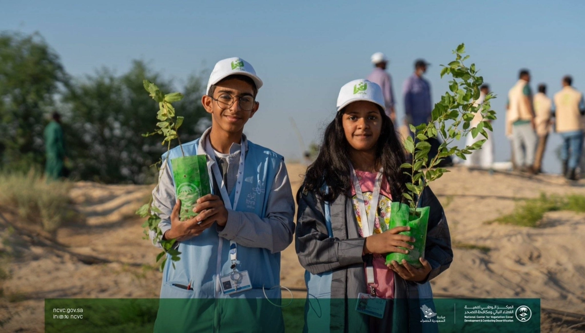 زراعة الأشجار في متنزه الأحساء