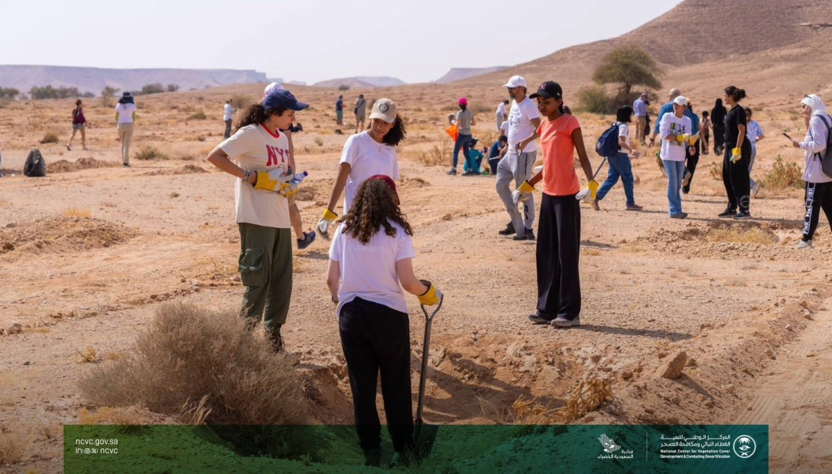 


مشاركون في غرس الأشجار بمتنزه ثادق          (مكة) 