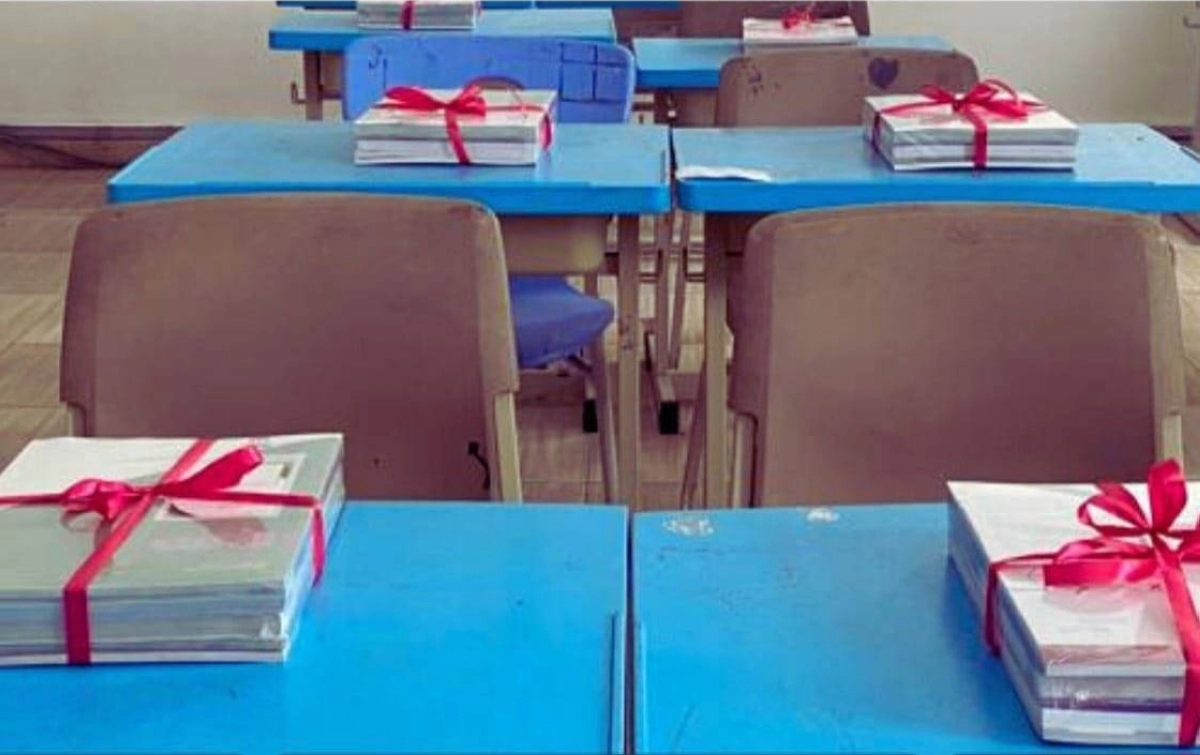 الكتب الدراسية في احد الفصول