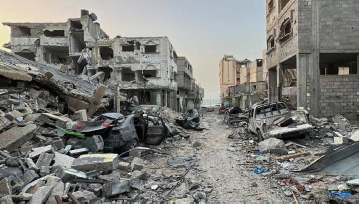 دمار شامل في شوارع غزة (مكة)