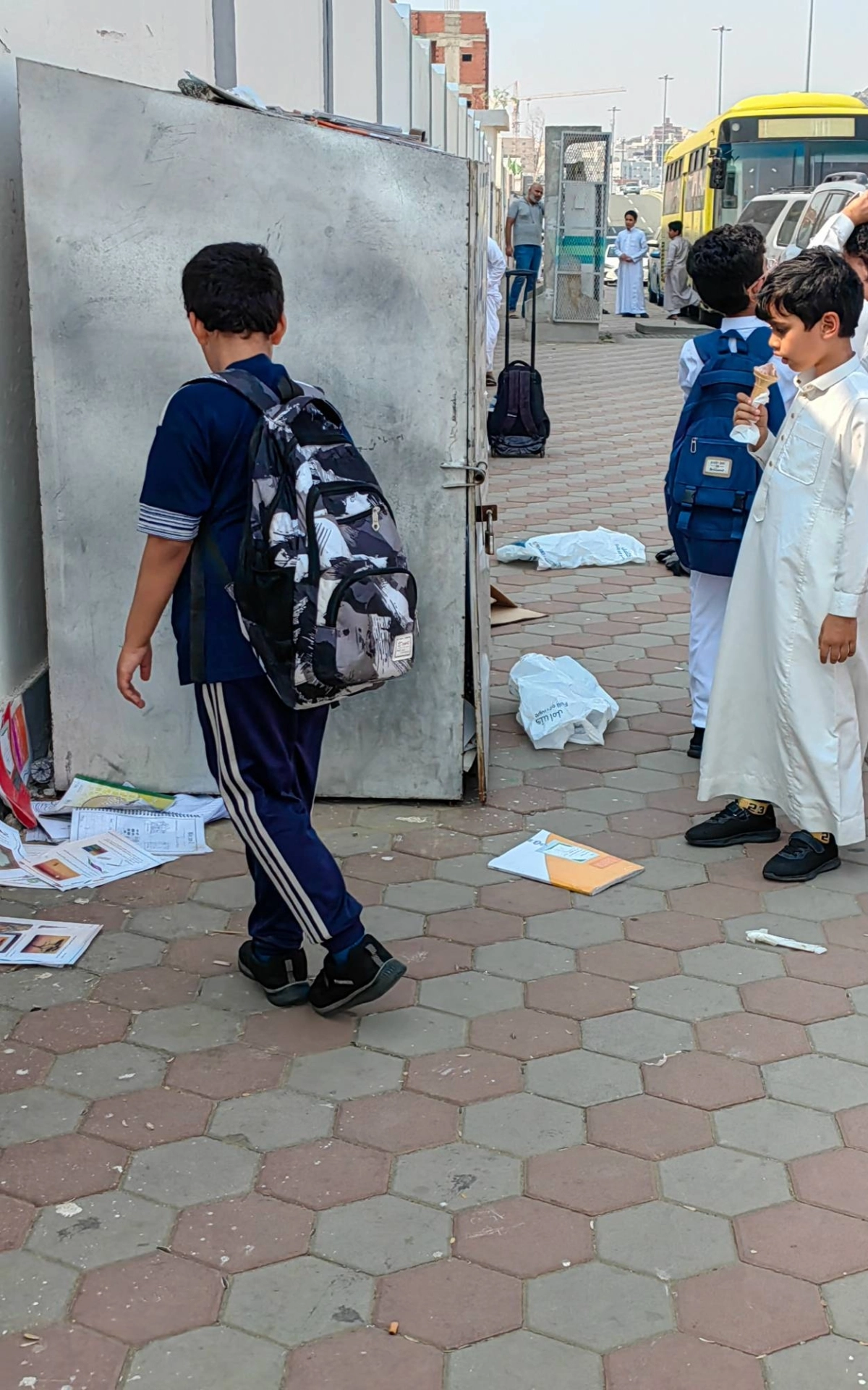 (أنس الحارثي)