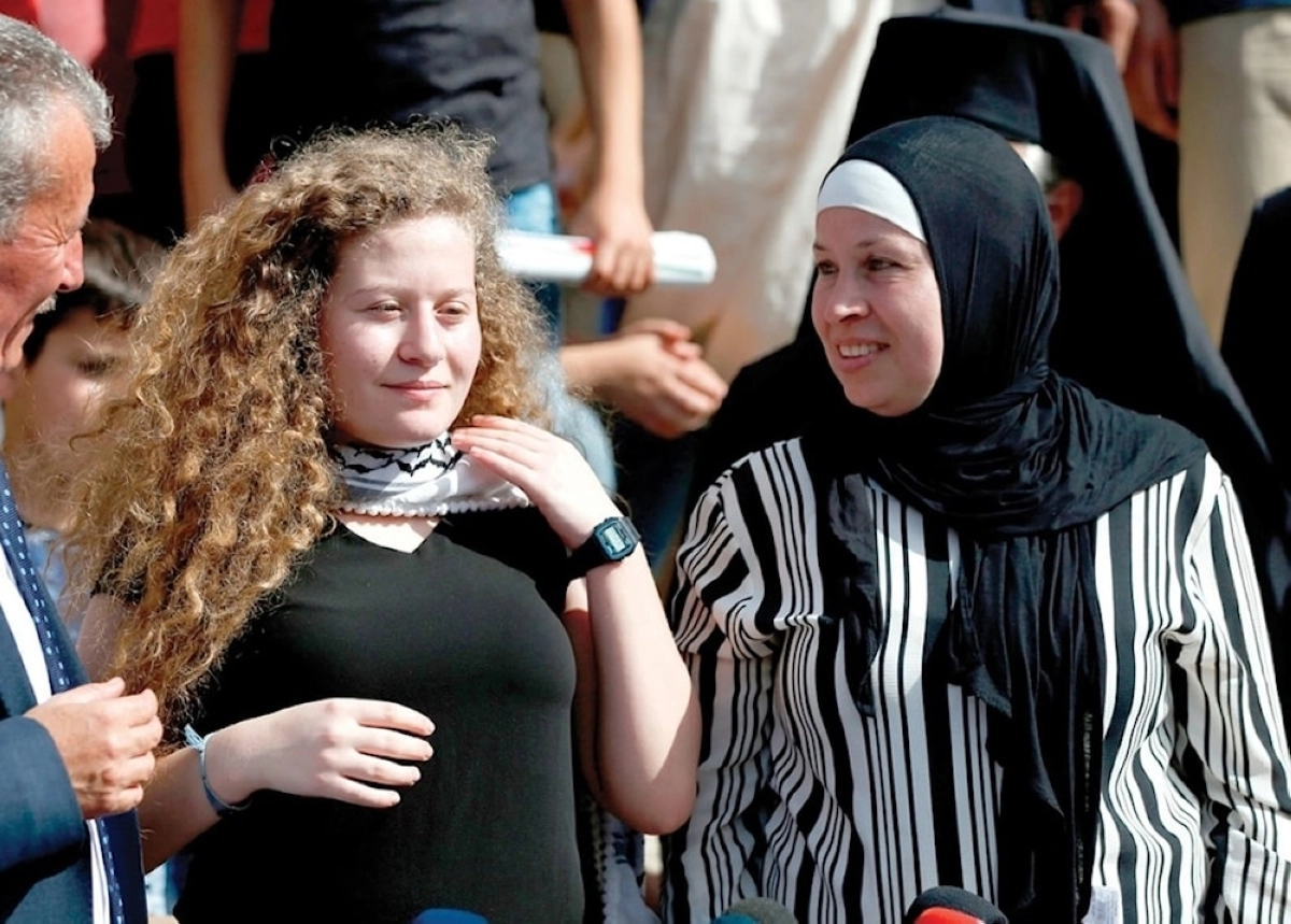 عهد مع والدتها بعد الخروج من السجن (مكة)