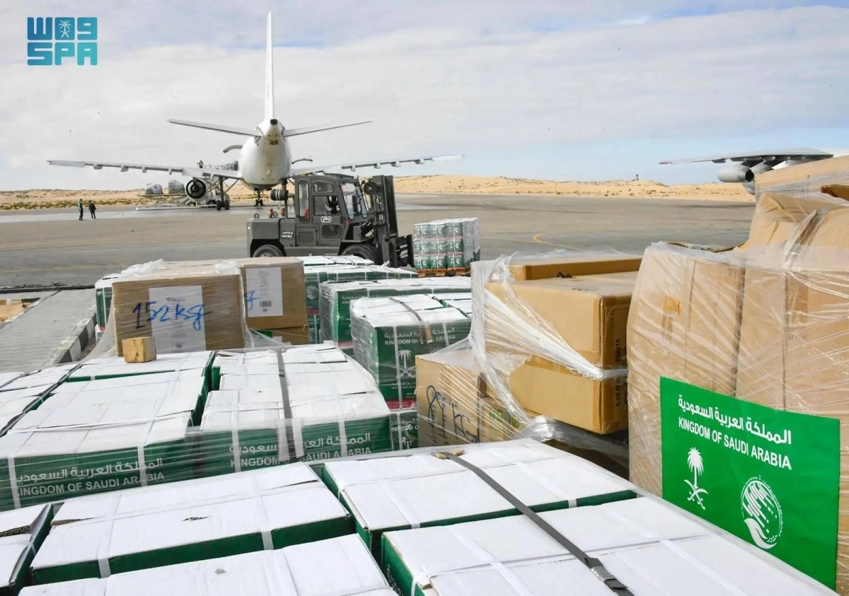 وصول إحدى الطائرات الإغاثية السعودية