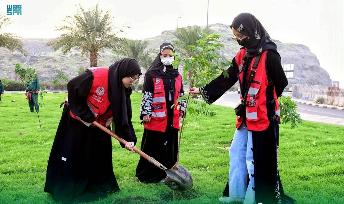 


متطوعات يغرسن شتلات                                             (مكة) 