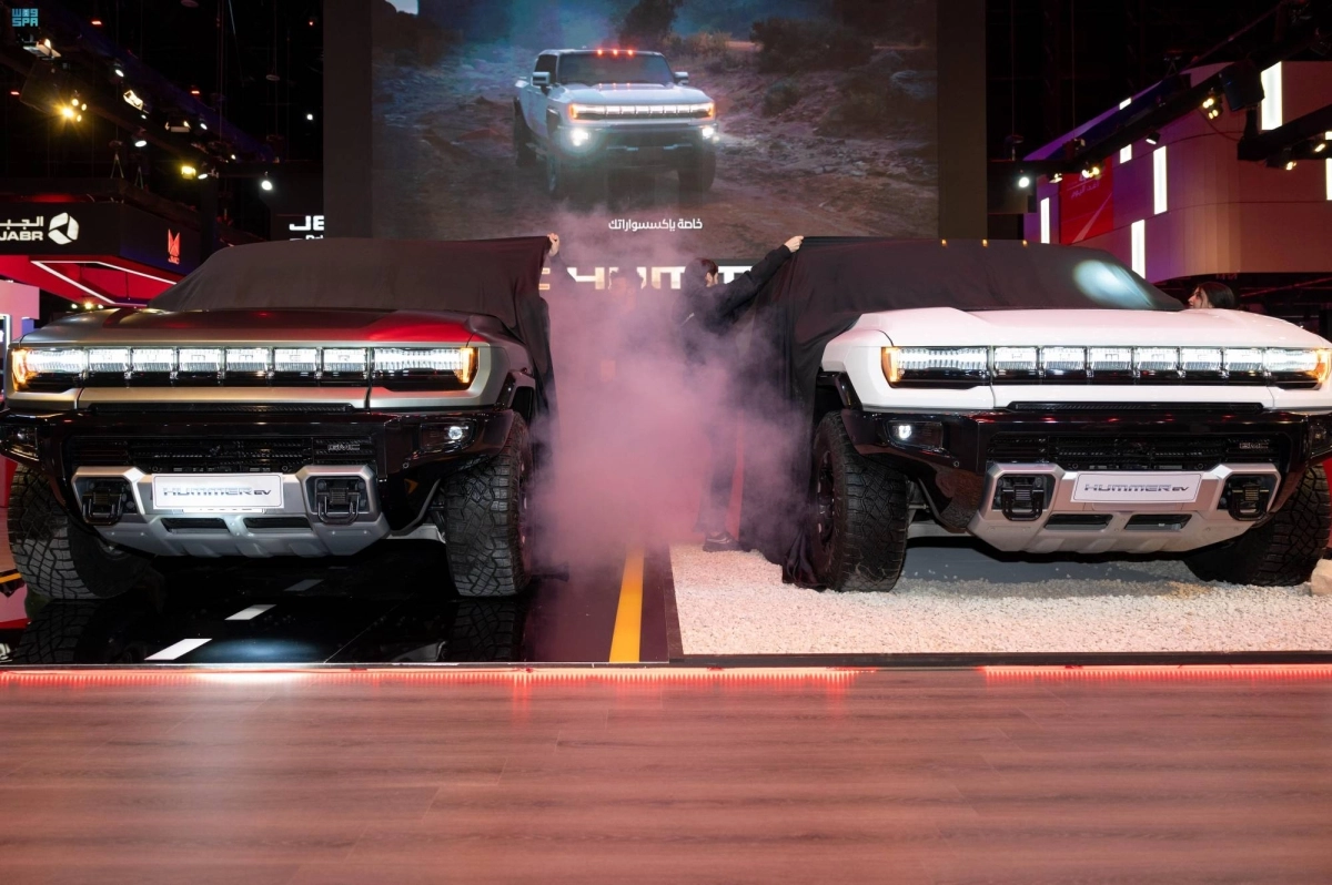 


من معرض الرياض للسيارات               (مكة) 