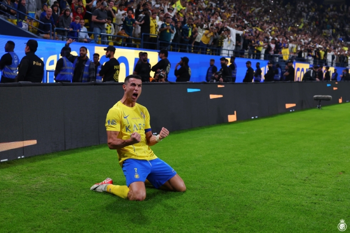 رونالدو يحتفل