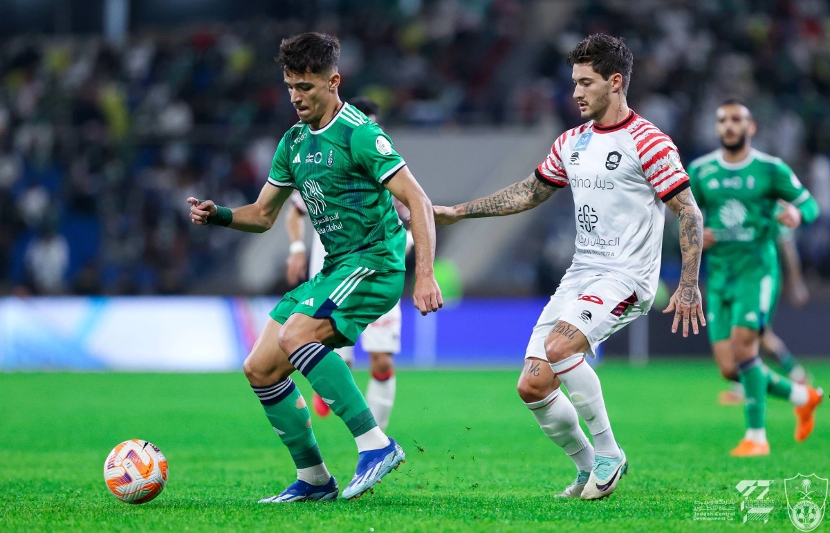 


من مباراة الأهلي والرائد 