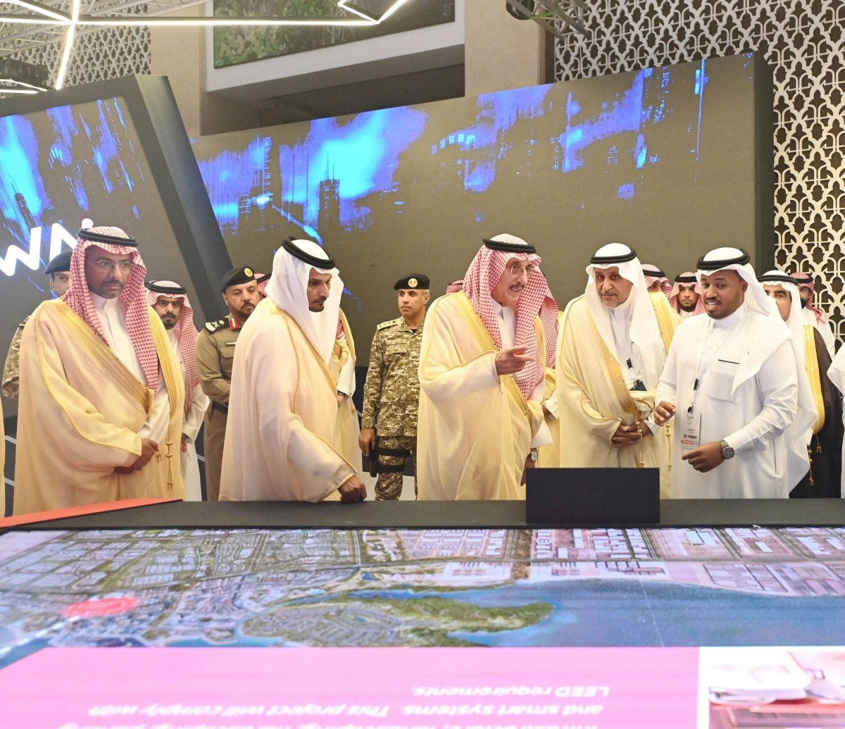 وخلال مشاهدت مجسم للمشاريع