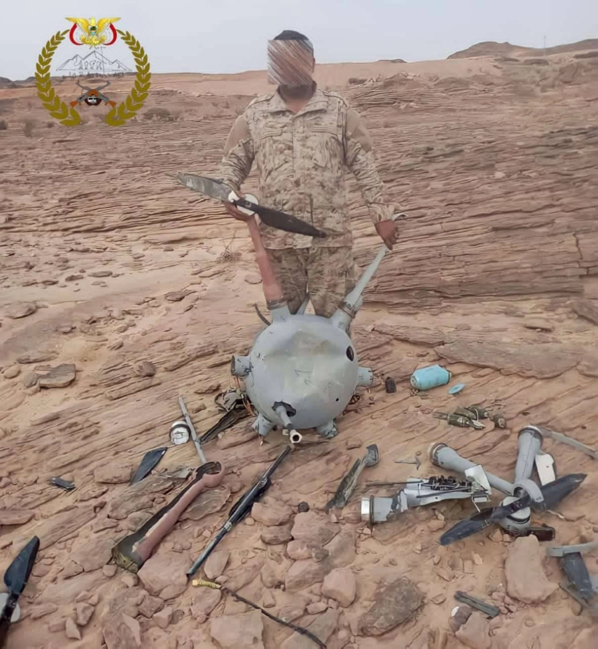 طائرة حوثية تم إسقاطها بصعدة (مكة)