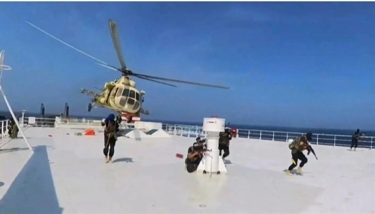 استعدادات أمريكية لضرب الحوثي (مكة)