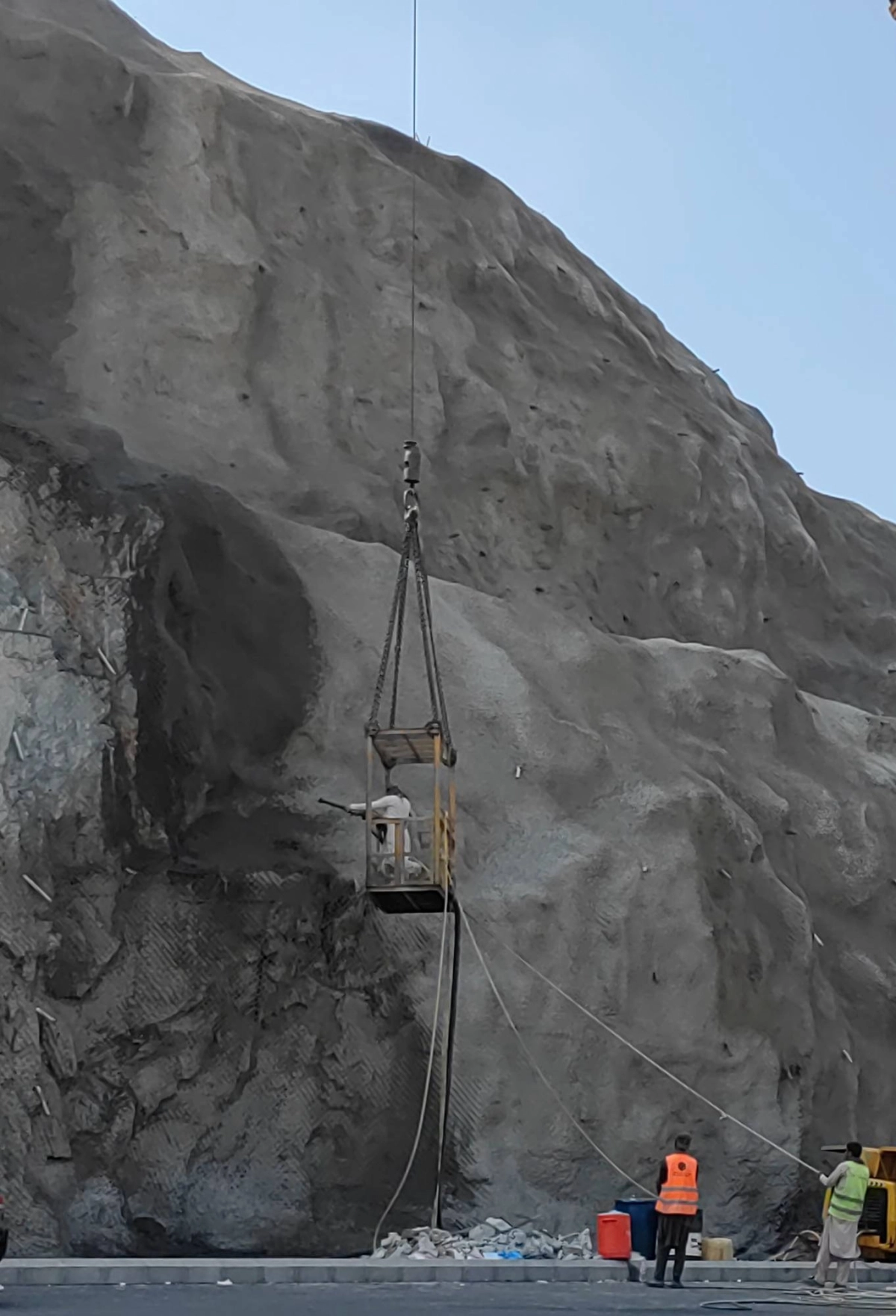 (أنس الحارثي)