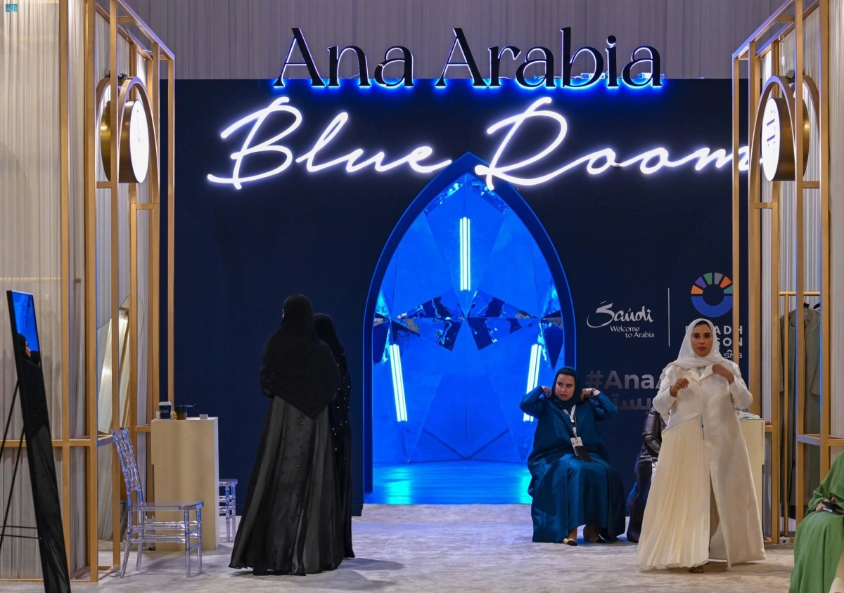     من معرض الموضة والأزياء   