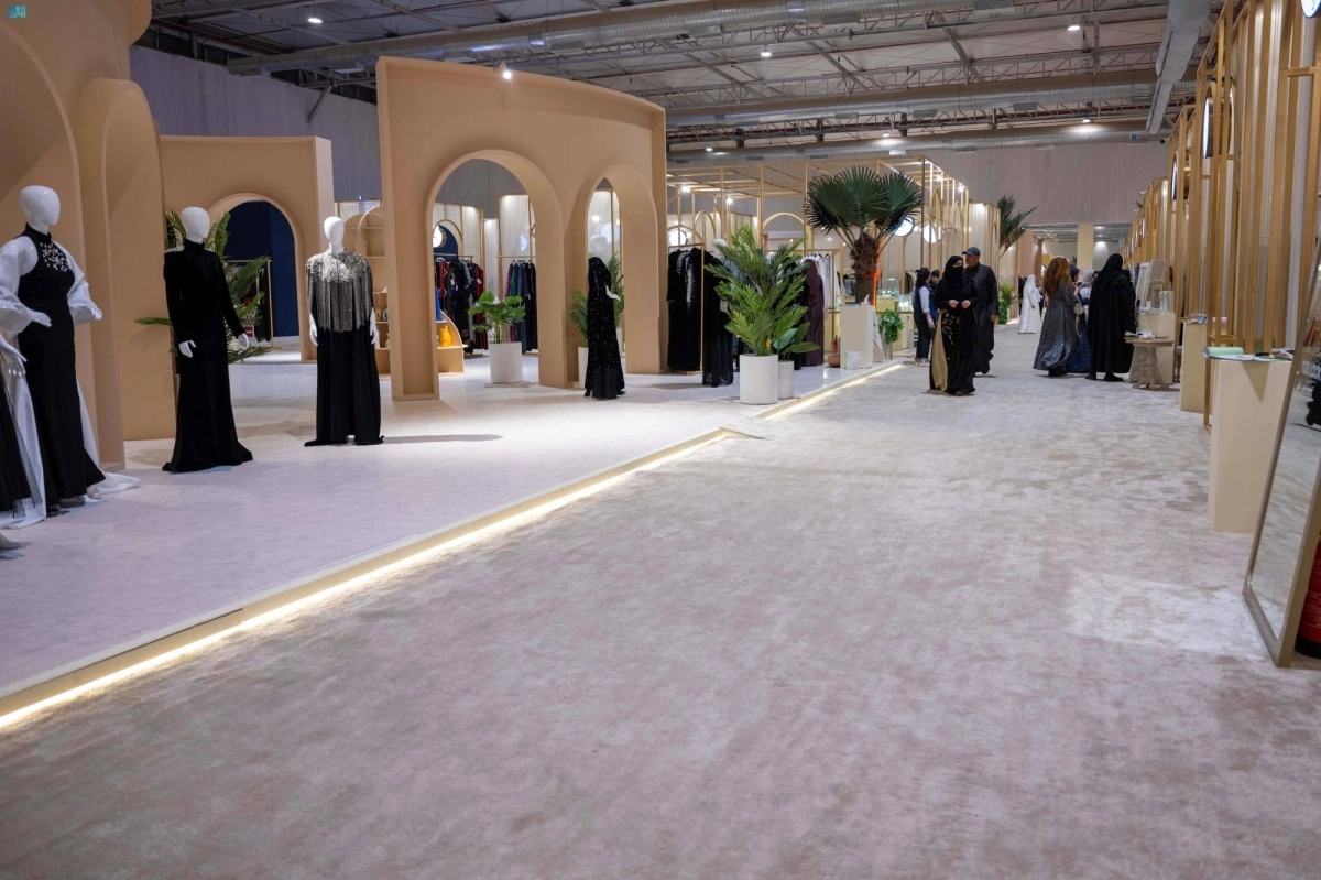     من معرض الموضة والأزياء    