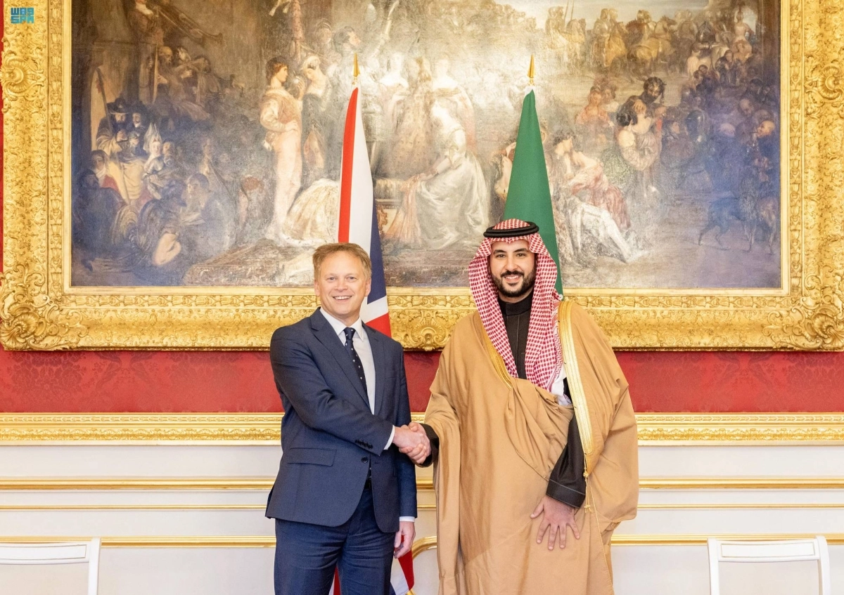 


خالد بن سلمان مصافحا غرانت شابس                 (واس) 